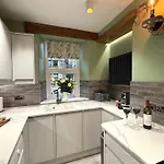 Spinners View - New Renovated - & Parking Apartmán *