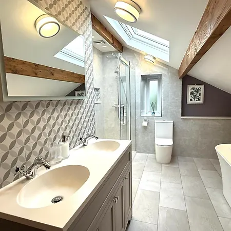 Daire Spinners View - New Renovated - & Parking *