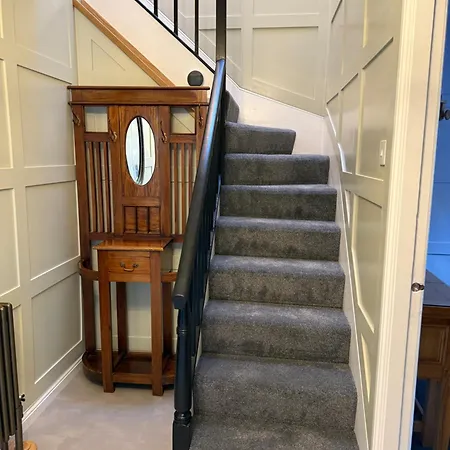 Spinners View - New Renovated - & Parking 아파트 *