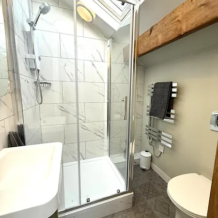 Spinners View - New Renovated - & Parking *