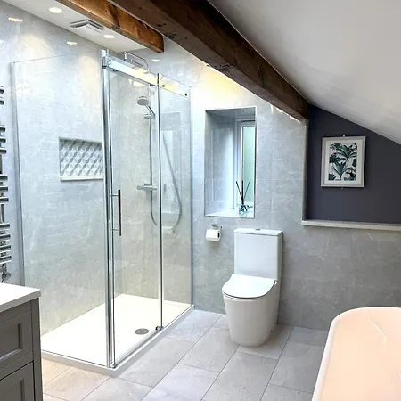 Spinners View - New Renovated - & Parking 아파트 스킵턴