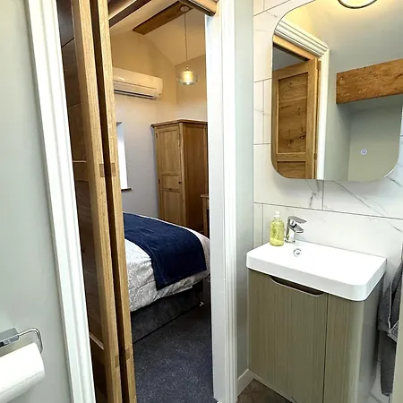 Spinners View - New Renovated - & Parking