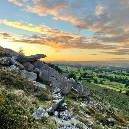 Spinners View - New Renovated - & Parking Apartament Skipton